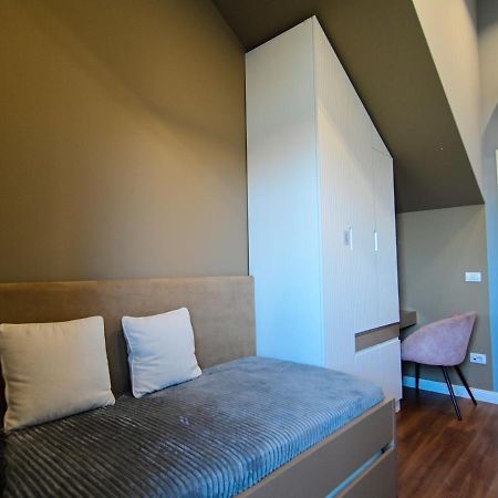Stylish Two Bedroom House With Private Pool Tirana Bagian luar foto