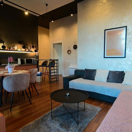 Stylish Two Bedroom House With Private Pool Tirana Ruang foto