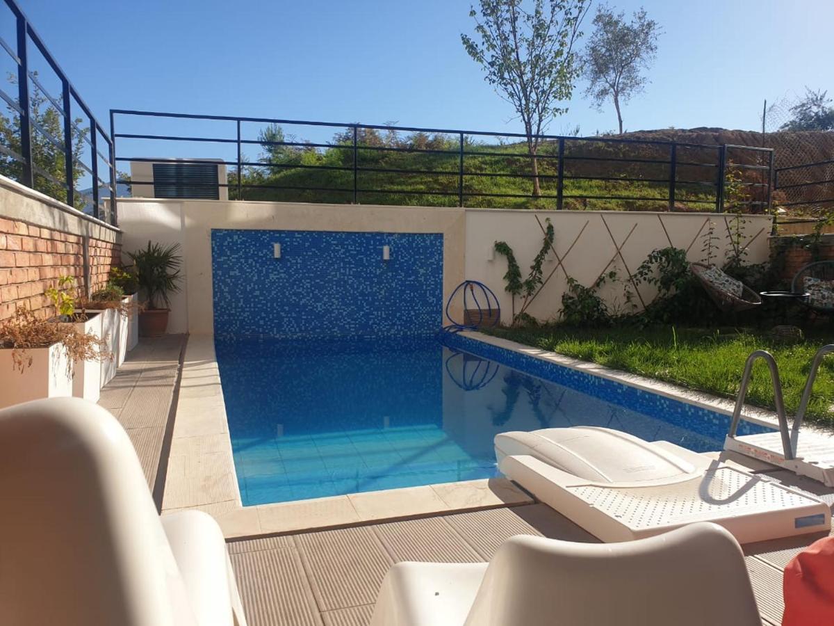 Stylish Two Bedroom House With Private Pool Tirana Bagian luar foto