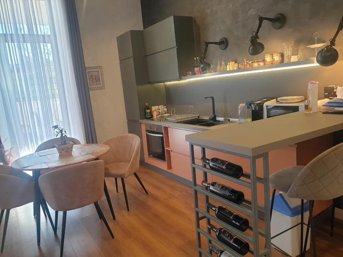 Stylish Two Bedroom House With Private Pool Tirana Bagian luar foto