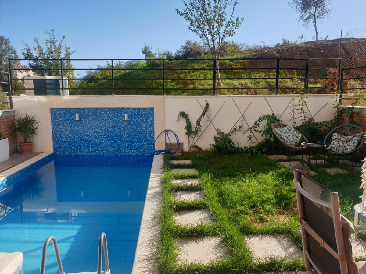 Stylish Two Bedroom House With Private Pool Tirana Bagian luar foto