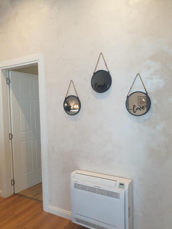 Stylish Two Bedroom House With Private Pool Tirana Bagian luar foto