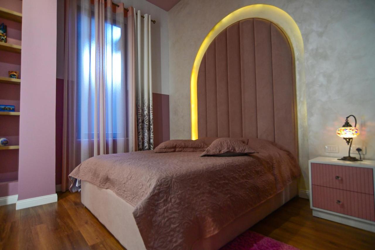 Stylish Two Bedroom House With Private Pool Tirana Bagian luar foto