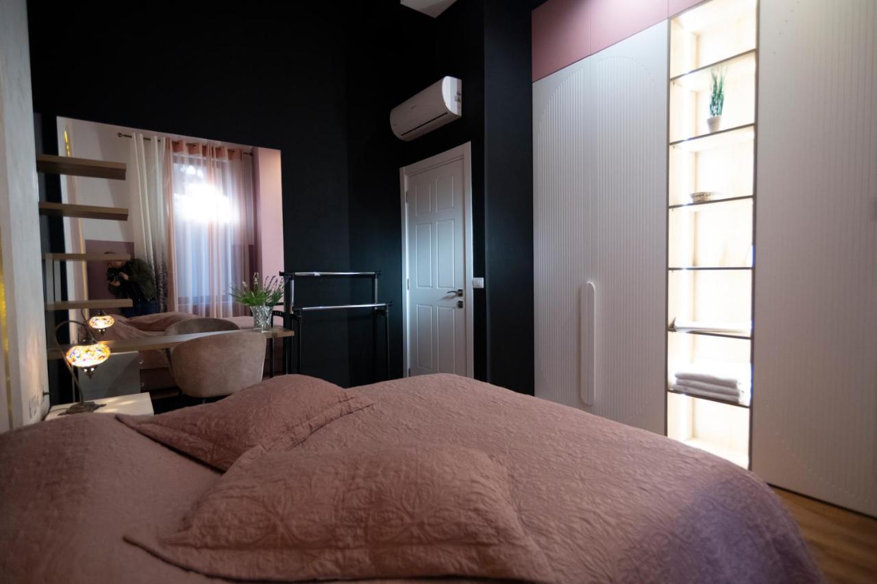 Stylish Two Bedroom House With Private Pool Tirana Bagian luar foto