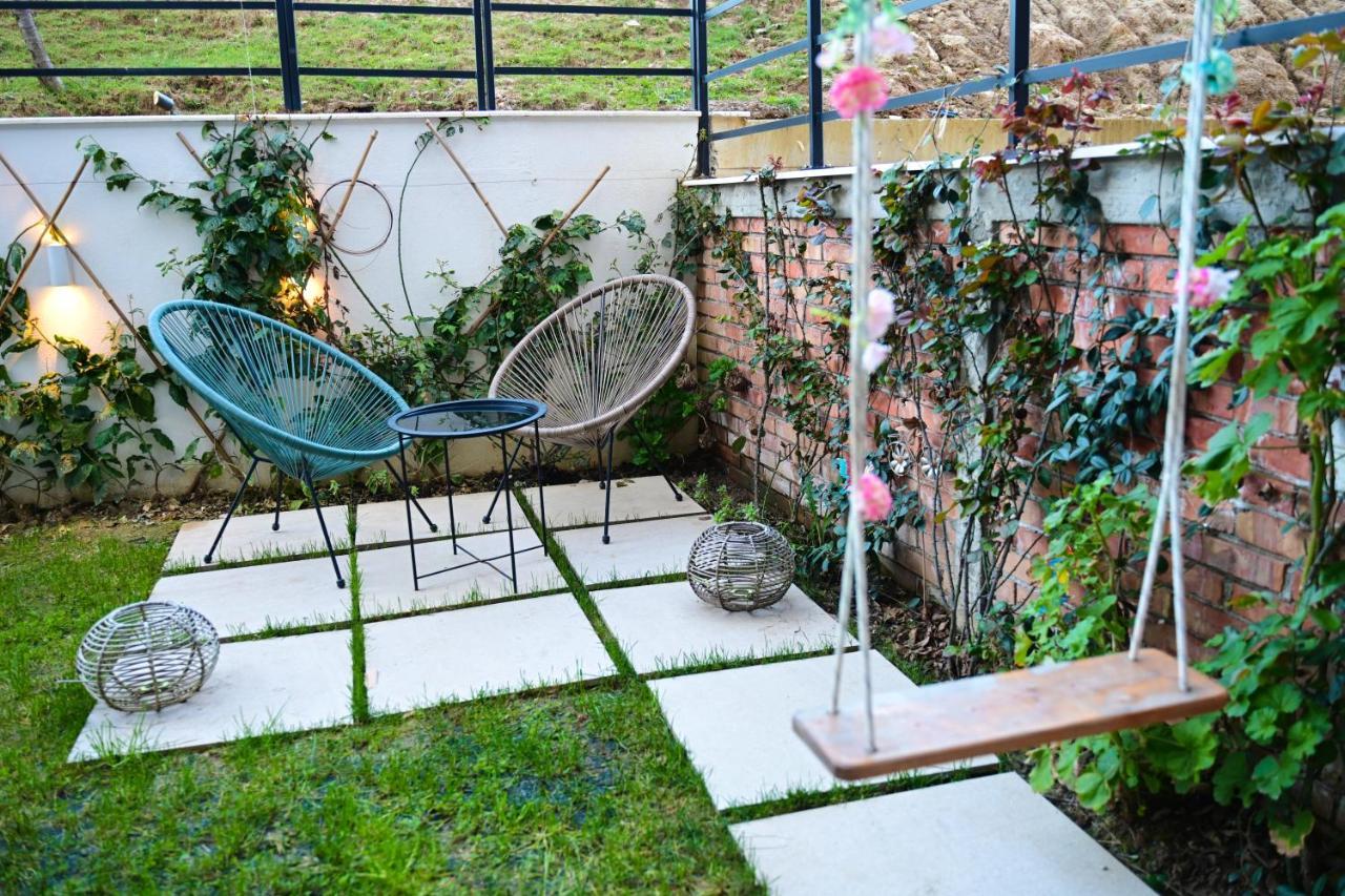 Stylish Two Bedroom House With Private Pool Tirana Bagian luar foto