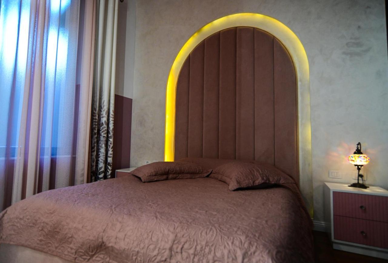 Stylish Two Bedroom House With Private Pool Tirana Bagian luar foto