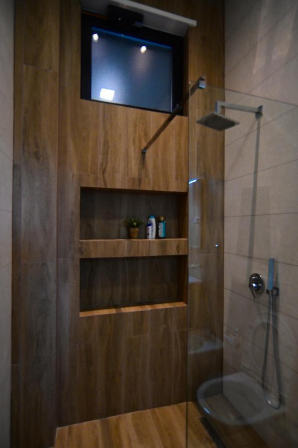 Stylish Two Bedroom House With Private Pool Tirana Bagian luar foto