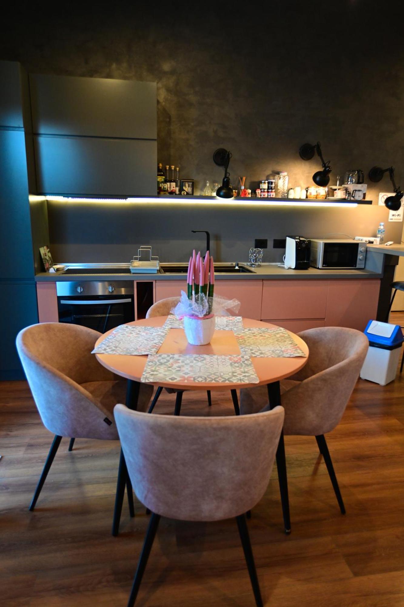 Stylish Two Bedroom House With Private Pool Tirana Ruang foto